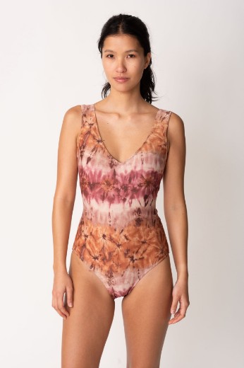 Imagen de Aruba - Malla Entera Escote en V  Estampado Boho