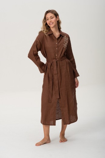 Imagen de Brisa - Vestido Camisero de Lino Bordado Chocolate