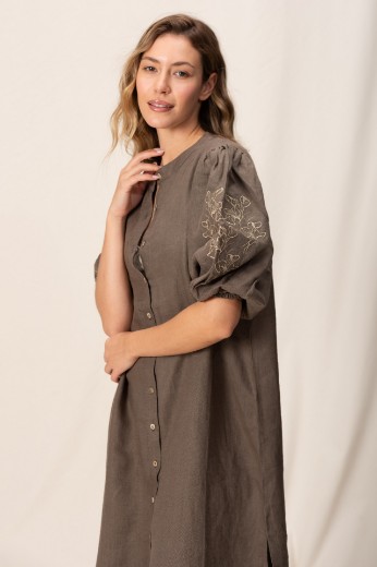 Imagen de Pampa - Vestido de Lino Bordado con Mangas Abullonadas Verde Oliva