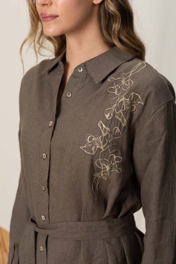 Imagen de Brisa - Vestido Camisero de Lino Bordado Verde Oliva